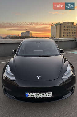 Седан Tesla Model 3 2021 в Киеве