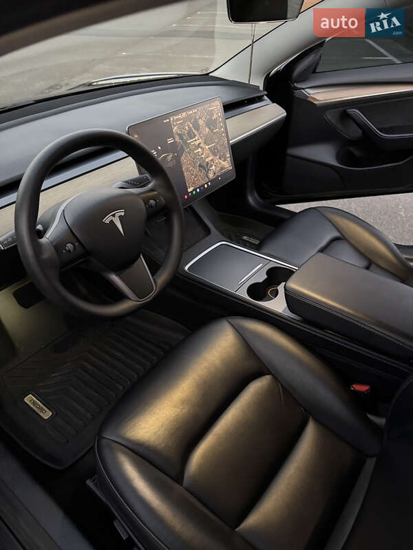 Седан Tesla Model 3 2021 в Киеве фото 16 Седан Tesla Model 3 2021 в Киеве