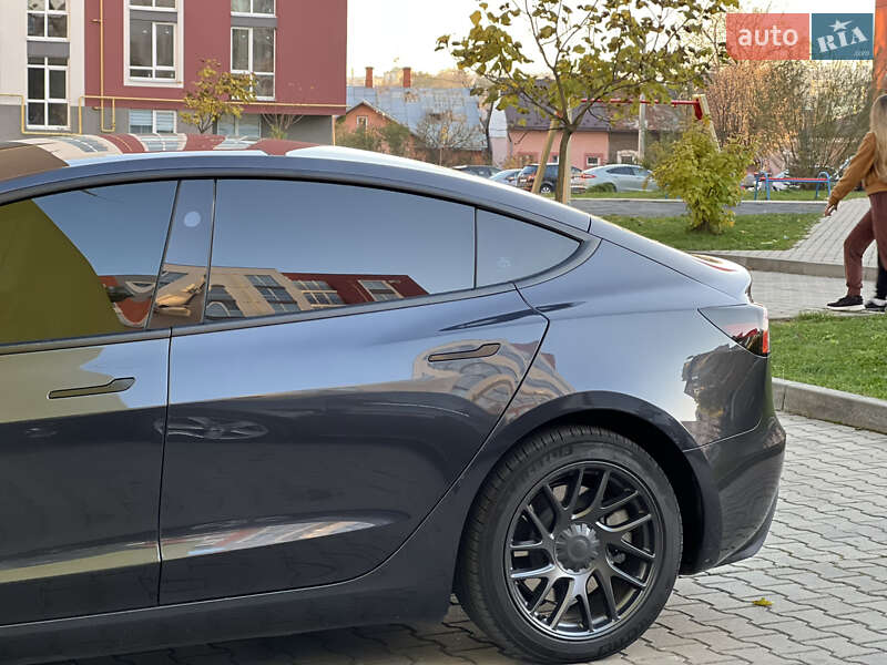 Седан Tesla Model 3 2025 в Черновцах фото 7 Седан Tesla Model 3 2025 в Черновцах