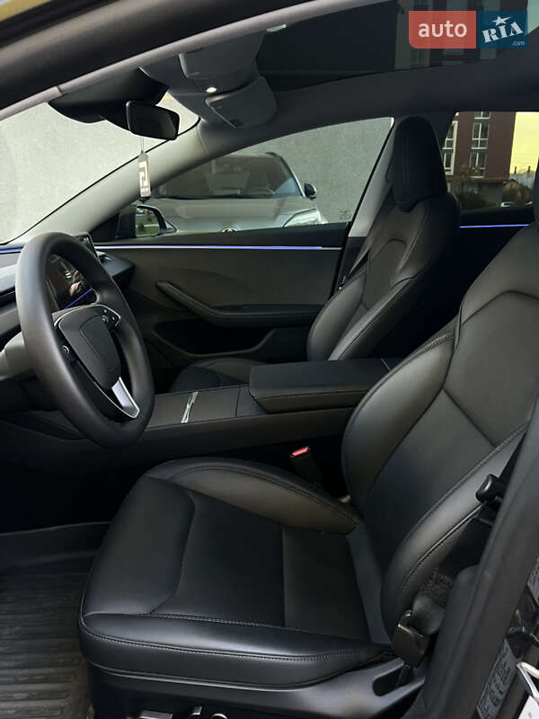 Седан Tesla Model 3 2025 в Черновцах фото 34 Седан Tesla Model 3 2025 в Черновцах