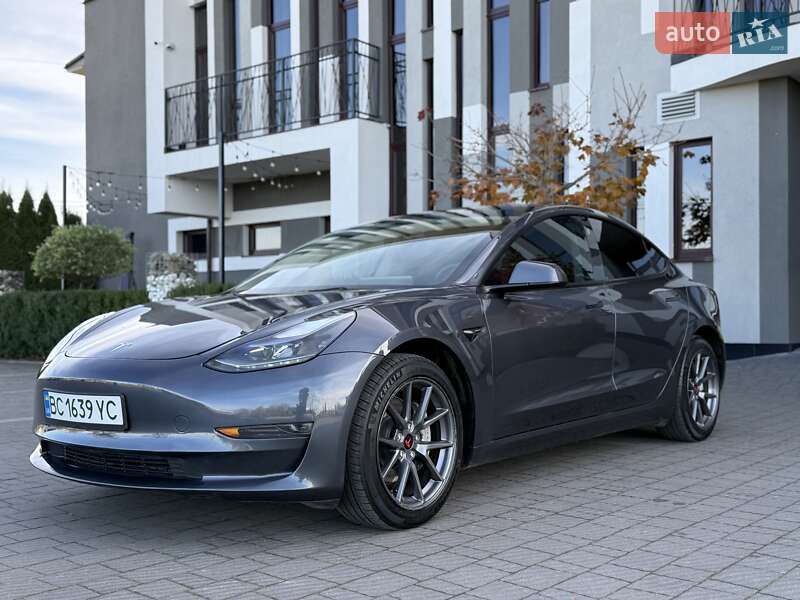 Седан Tesla Model 3 2023 в Стрые