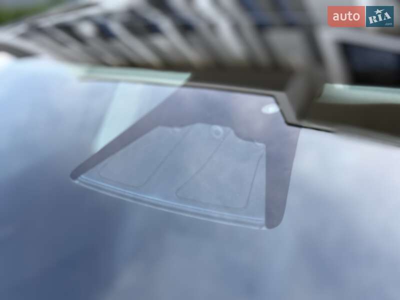 Седан Tesla Model 3 2023 в Стрые