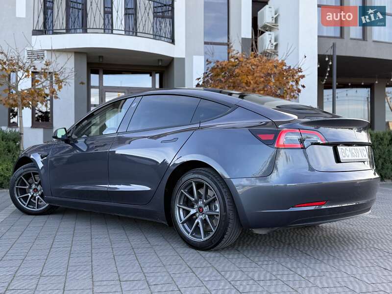 Седан Tesla Model 3 2023 в Стрые