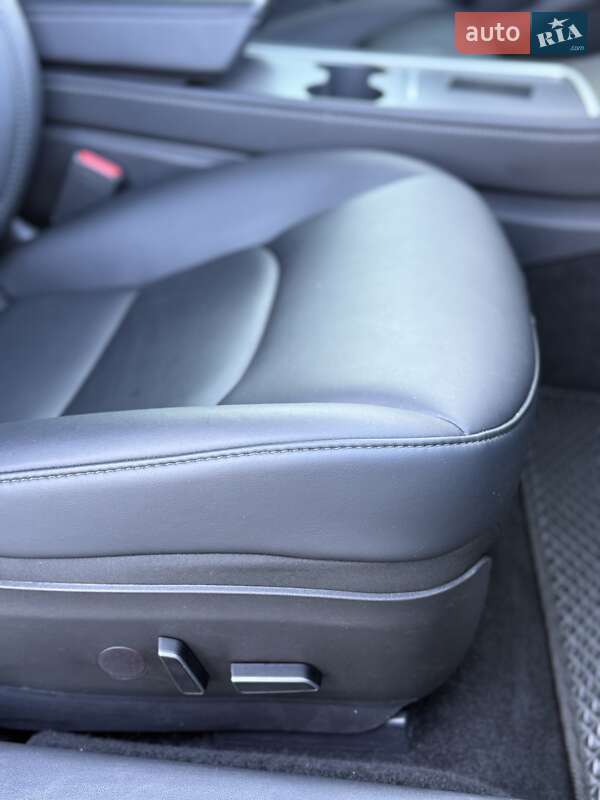 Седан Tesla Model 3 2023 в Стрые