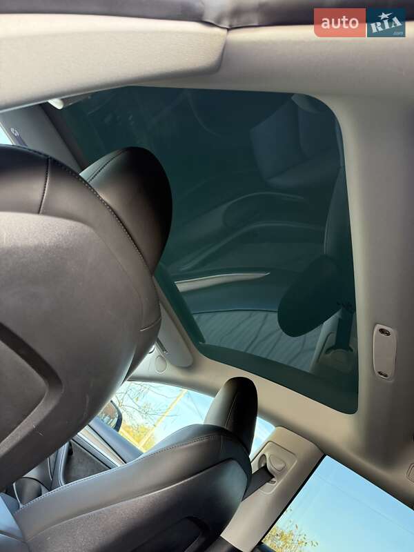 Седан Tesla Model 3 2023 в Стрые