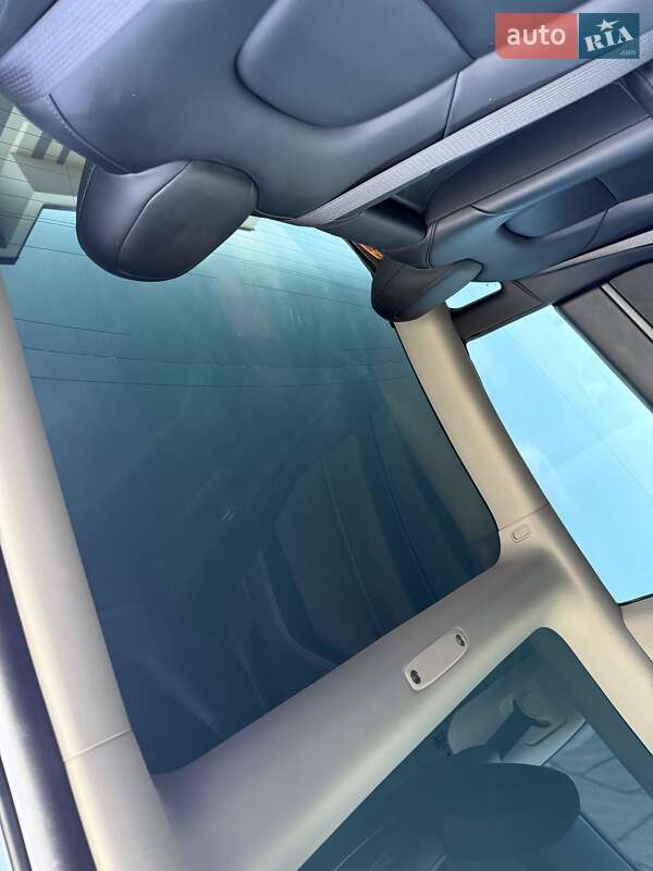 Седан Tesla Model 3 2023 в Стрые