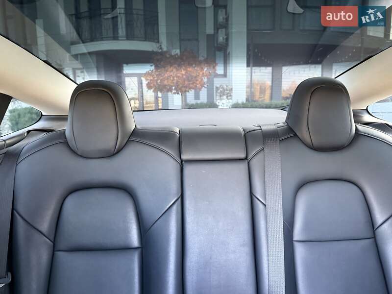 Седан Tesla Model 3 2023 в Стрые