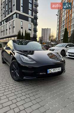 Седан Tesla Model 3 2018 в Львове