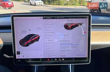 Седан Tesla Model 3 2018 в Львові