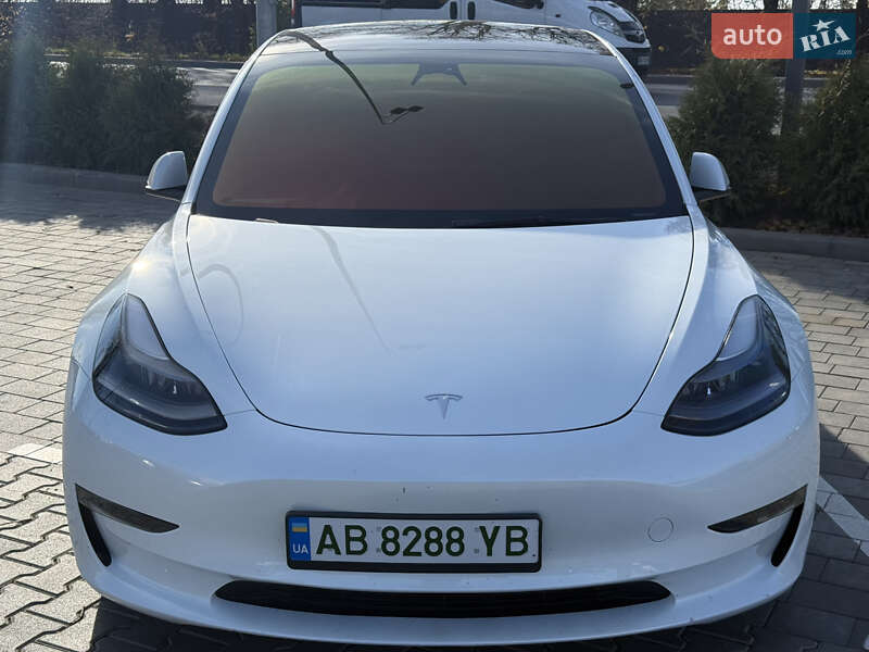 Седан Tesla Model 3 2023 в Виннице