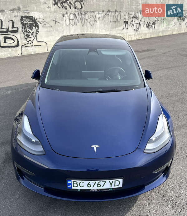 Седан Tesla Model 3 2023 в Львове