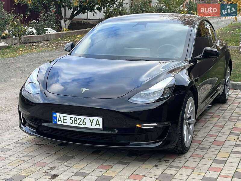 Седан Tesla Model 3 2022 в Киеве