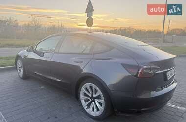 Седан Tesla Model 3 2022 в Львове