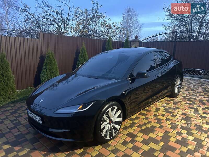 Седан Tesla Model 3 2025 в Звягеле