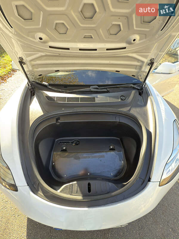 Седан Tesla Model 3 2019 в Кривом Роге фото 6 Седан Tesla Model 3 2019 в Кривом Роге