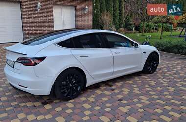 Седан Tesla Model 3 2019 в Черкассах