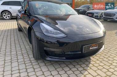 Седан Tesla Model 3 2022 в Львове