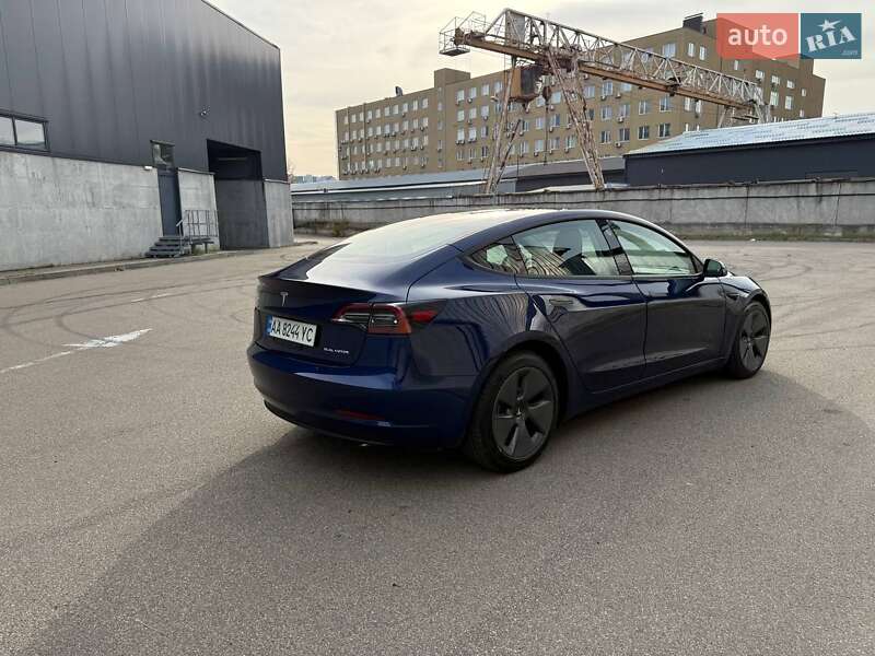 Седан Tesla Model 3 2023 в Киеве