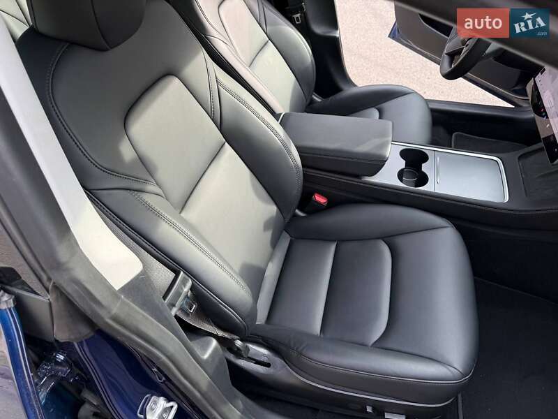 Седан Tesla Model 3 2023 в Киеве