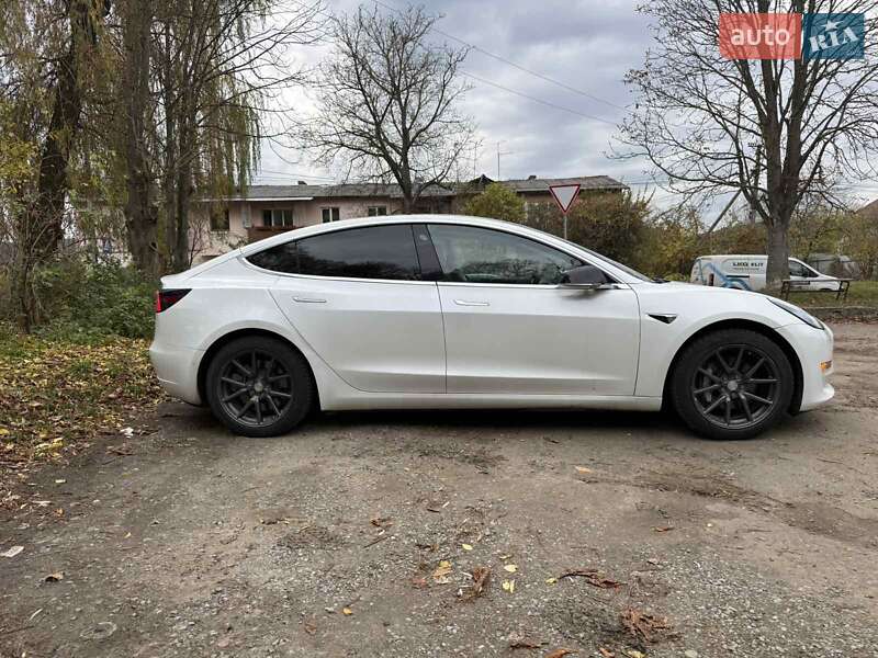Седан Tesla Model 3 2019 в Львове фото 3 Седан Tesla Model 3 2019 в Львове