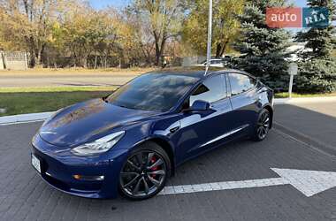 Седан Tesla Model 3 2018 в Дніпрі