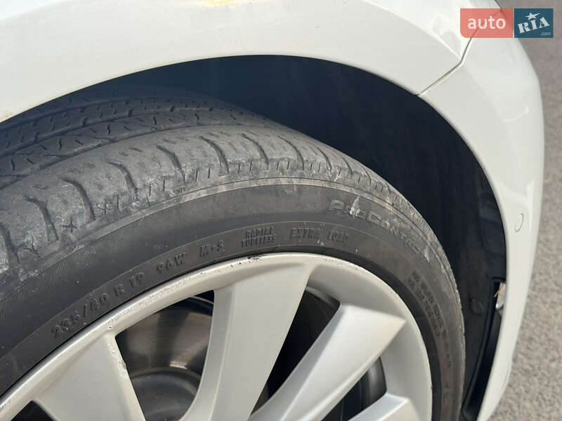 Седан Tesla Model 3 2019 в Луцке