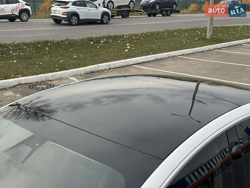 Седан Tesla Model 3 2019 в Луцке