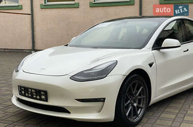 Седан Tesla Model 3 2021 в Стрые