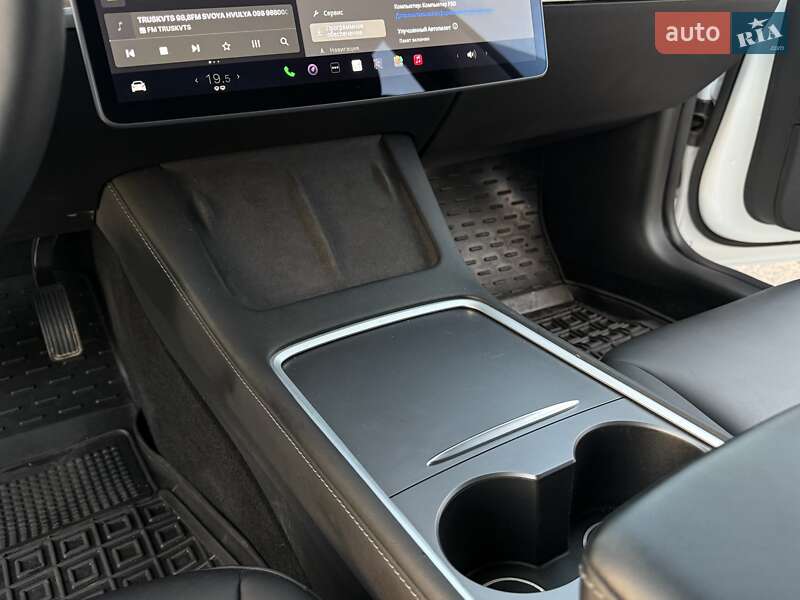 Седан Tesla Model 3 2021 в Трускавці