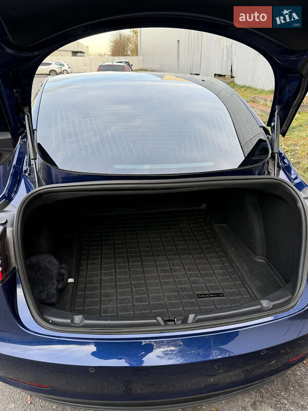 Седан Tesla Model 3 2018 в Полтаві