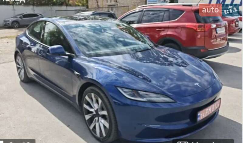 Седан Tesla Model 3 2024 в Києві