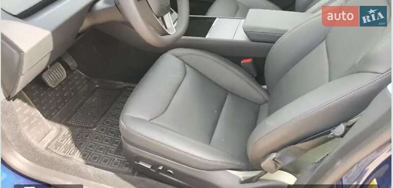 Седан Tesla Model 3 2024 в Києві