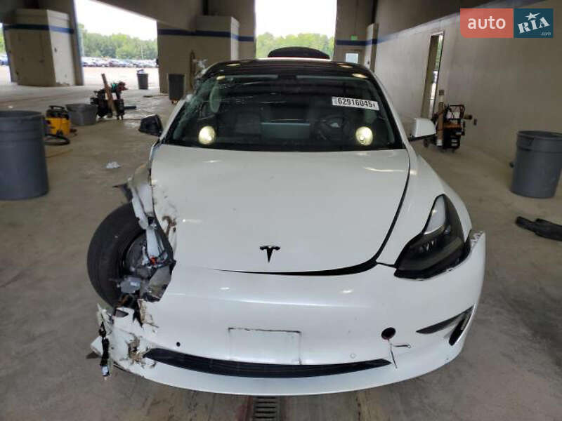 Седан Tesla Model 3 2021 в Луцке фото 5 Седан Tesla Model 3 2021 в Луцке