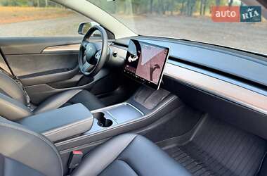 Седан Tesla Model 3 2022 в Черкассах