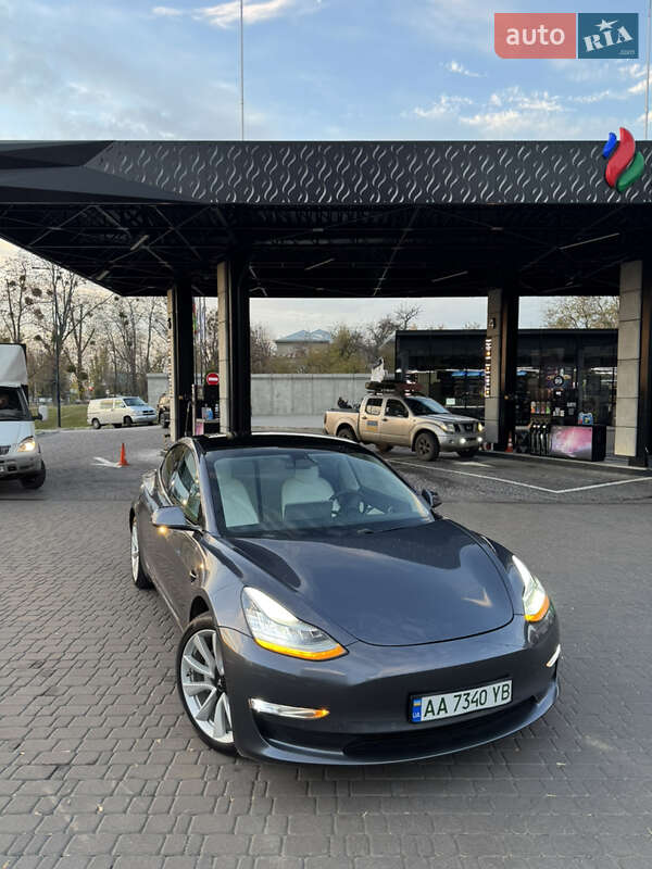 Седан Tesla Model 3 2020 в Харкові