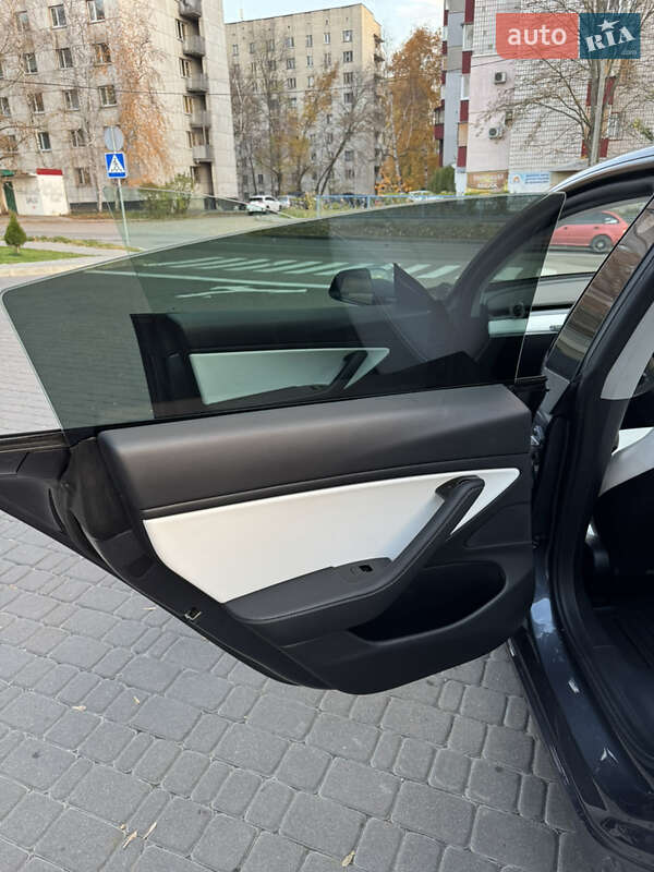 Седан Tesla Model 3 2020 в Харкові