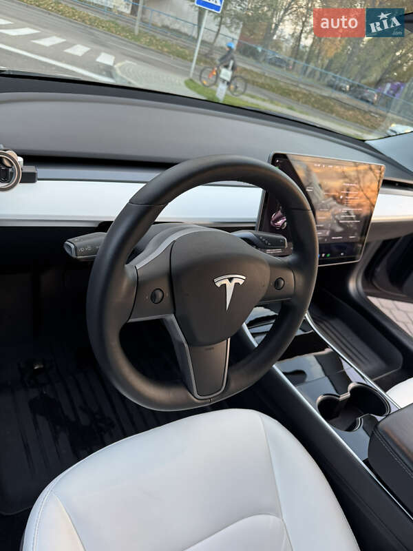 Седан Tesla Model 3 2020 в Харкові