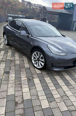 Седан Tesla Model 3 2019 в Сваляві