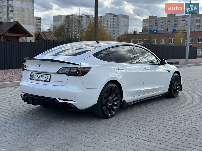 Седан Tesla Model 3 2023 в Хмельницком