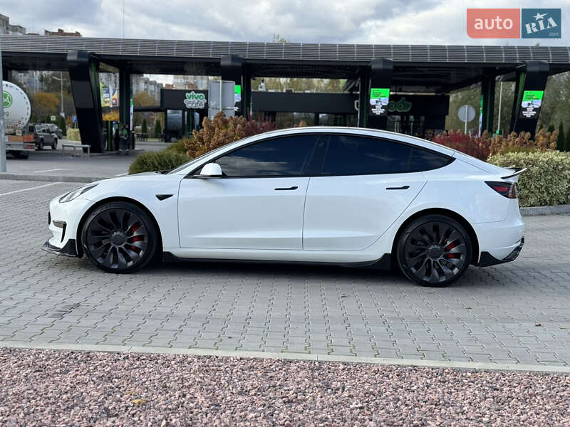 Седан Tesla Model 3 2023 в Хмельницком