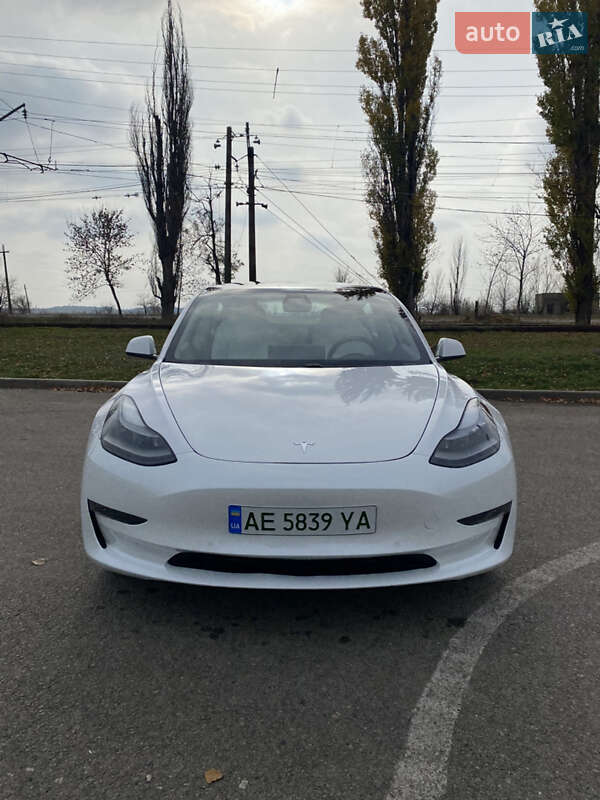 Седан Tesla Model 3 2021 в Покрові