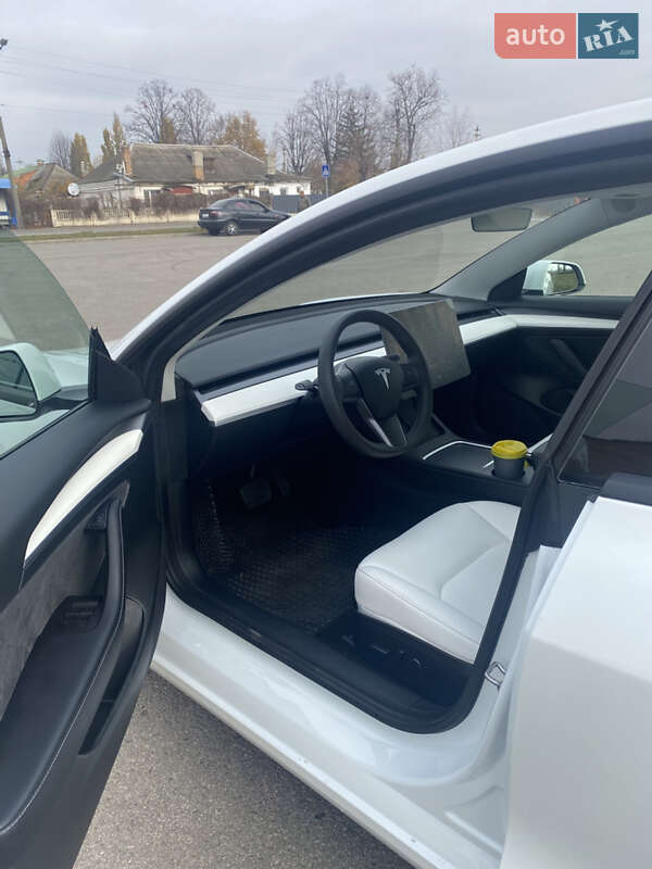 Седан Tesla Model 3 2021 в Покрові