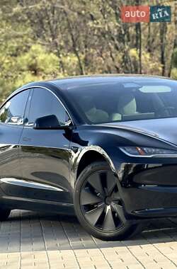 Седан Tesla Model 3 2024 в Дніпрі