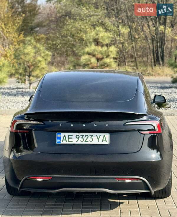 Седан Tesla Model 3 2024 в Днепре