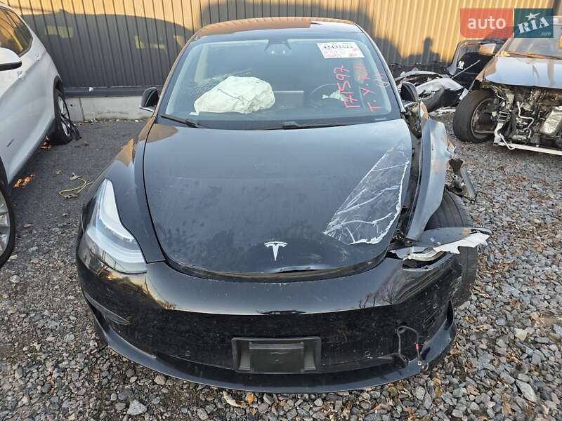 Седан Tesla Model 3 2018 в Львове фото Седан Tesla Model 3 2018 в Львове