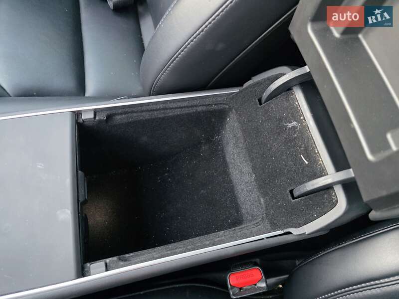 Седан Tesla Model 3 2018 в Львове фото 29 Седан Tesla Model 3 2018 в Львове