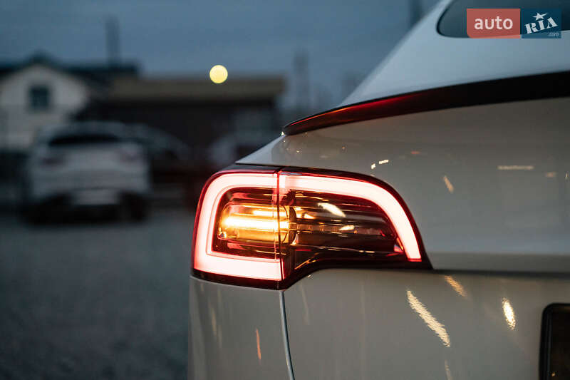 Седан Tesla Model 3 2023 в Чернівцях фото 7 Седан Tesla Model 3 2023 в Чернівцях