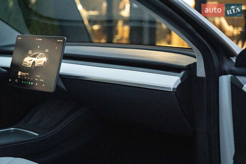 Седан Tesla Model 3 2023 в Чернівцях фото 28 Седан Tesla Model 3 2023 в Чернівцях