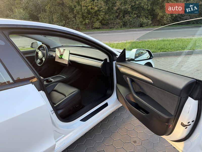 Седан Tesla Model 3 2022 в Луцьку