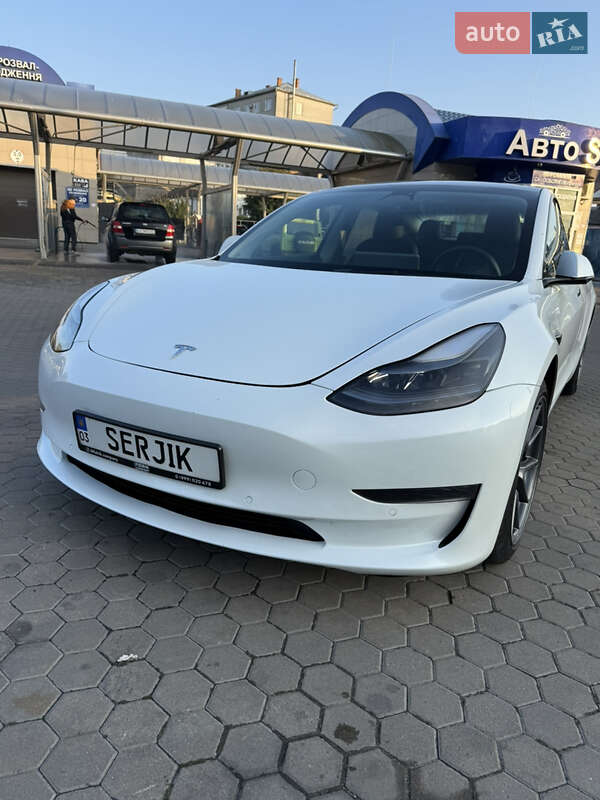 Седан Tesla Model 3 2022 в Луцьку